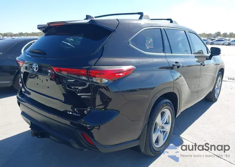 2021 Toyota Highlander Le z USA, uszkodzony, nr VIN 5TDBZRBHXMS102320